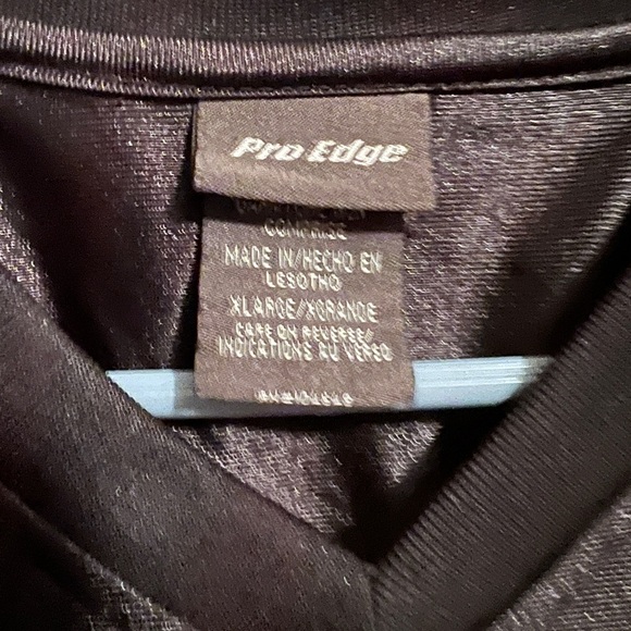 XL Pro Edge Iowa Hawkeye Tank - Picture 2 of 3